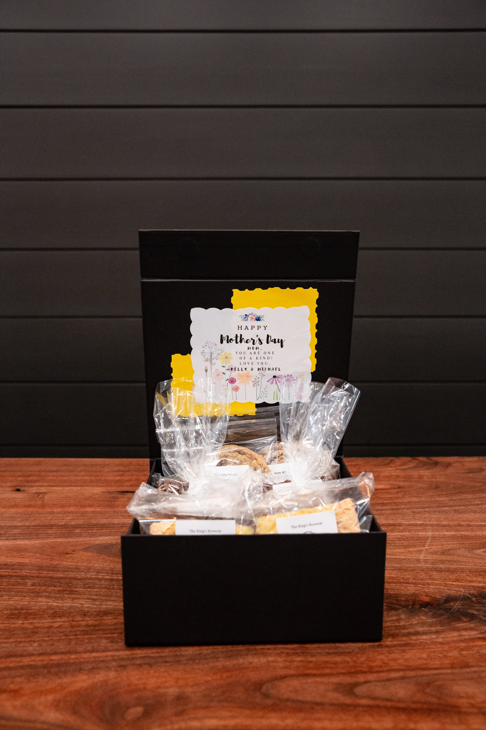 The Joy Greeting Box: Brownies & Cookies Assortment (STANDARD)